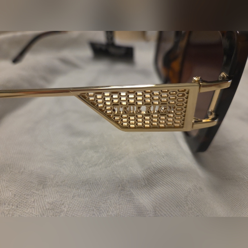 True Religion NEW Square Sunglasses Oversized Logo Tortise Gold Brown UVA - Picture 5 of 8